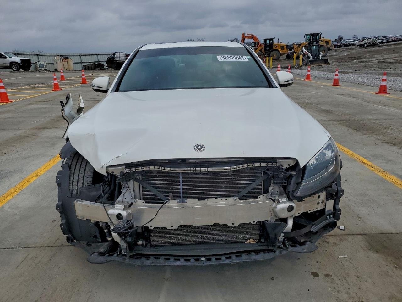 Mercedes-Benz C-Class 300 Image 4