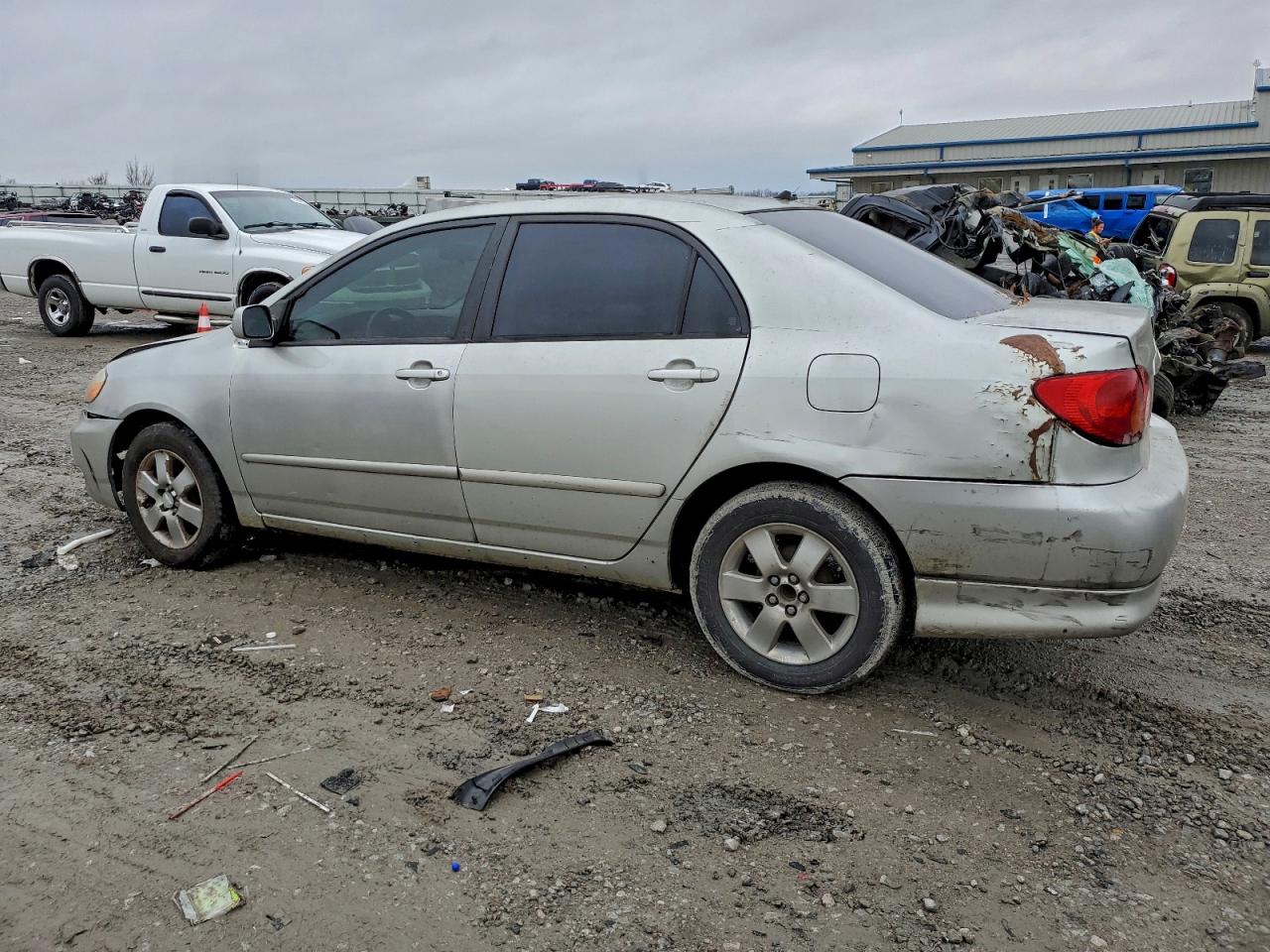 Toyota Corolla Ce Image 3