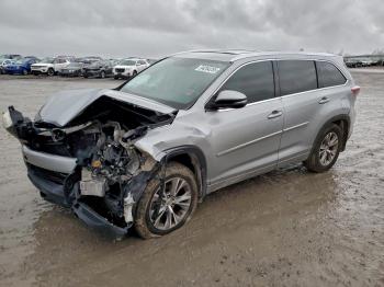 Salvage Toyota Highlander