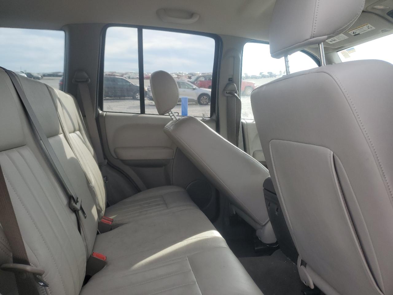 Jeep Liberty Limited Image 11