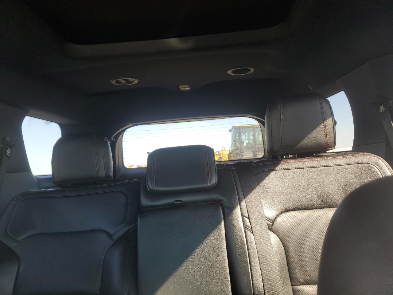 Ford Explorer Sport Image 4