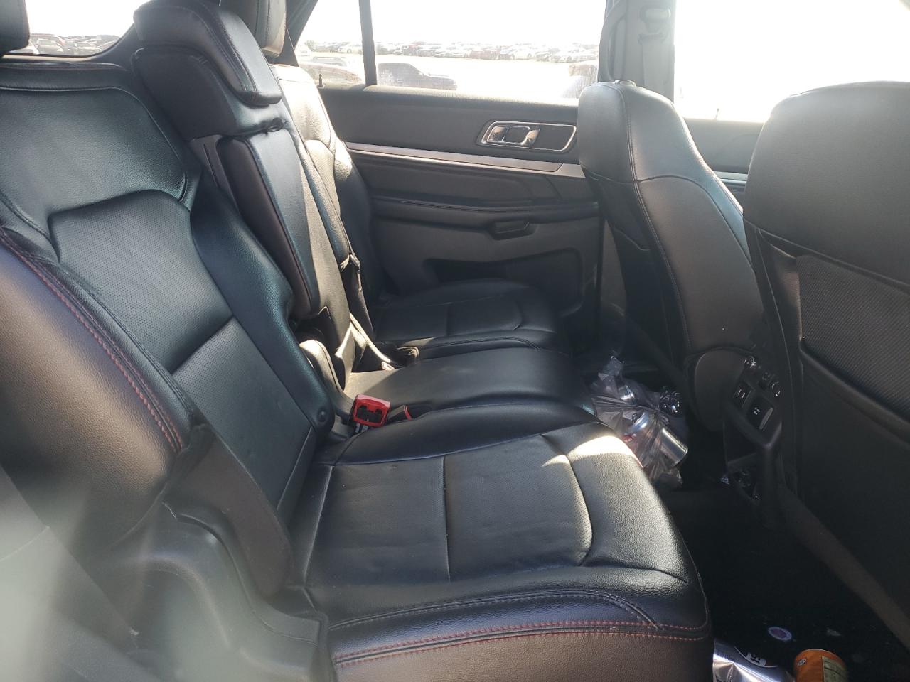 Ford Explorer Sport Image 9