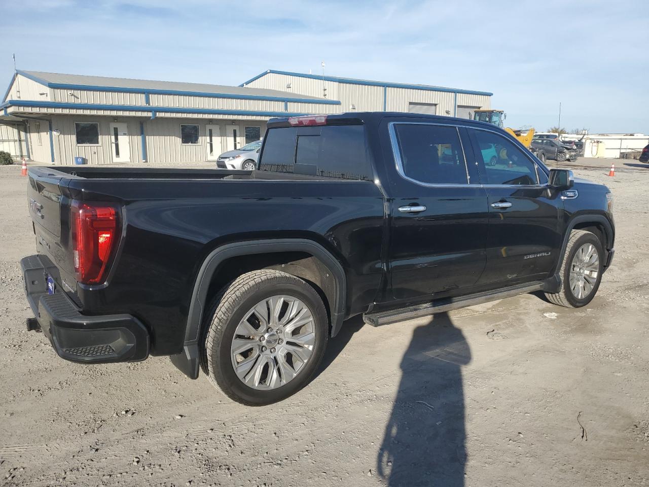 GMC Sierra K1500 Denali Image 2