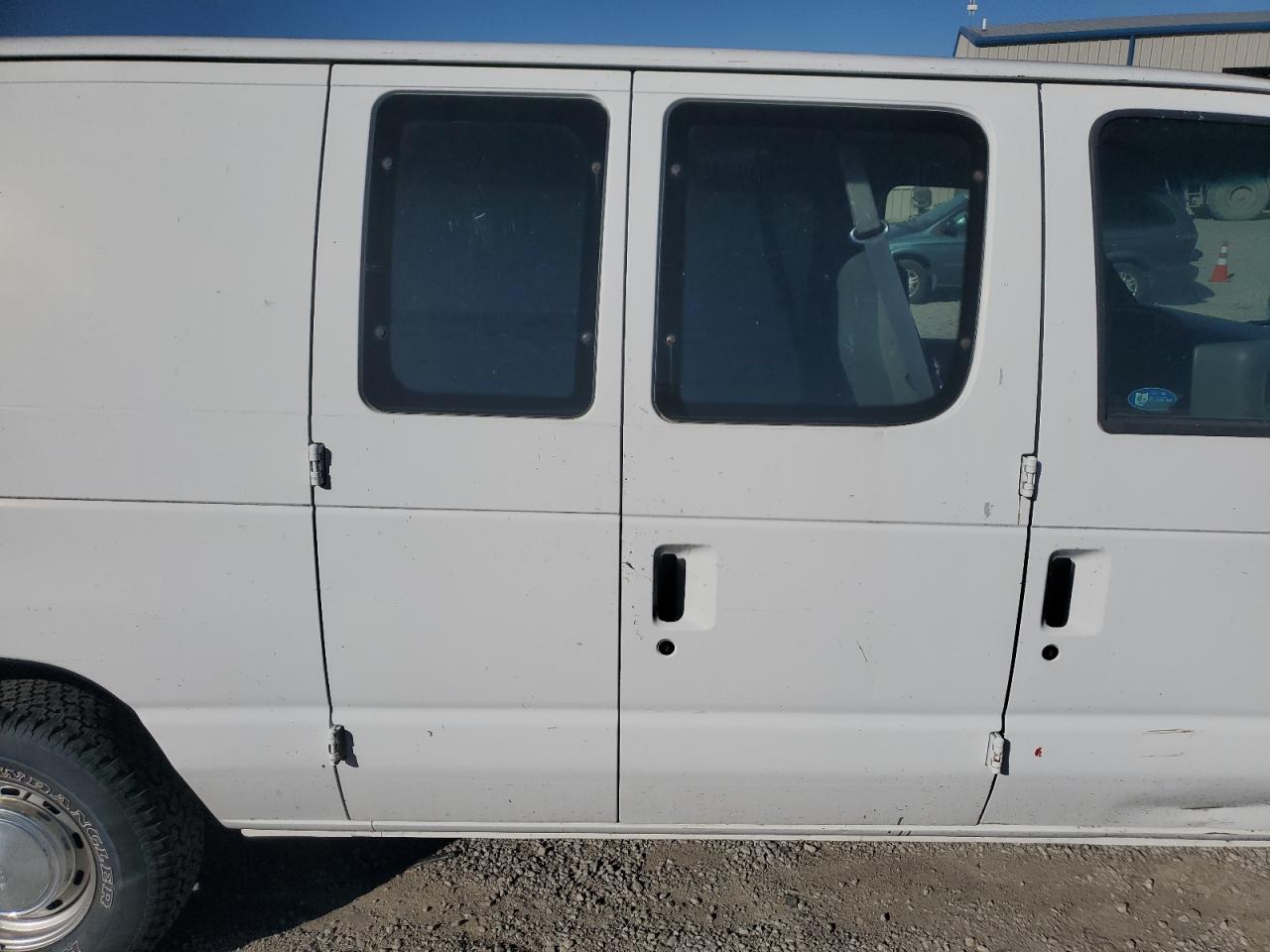 Ford E-150 E150 Van Image 11