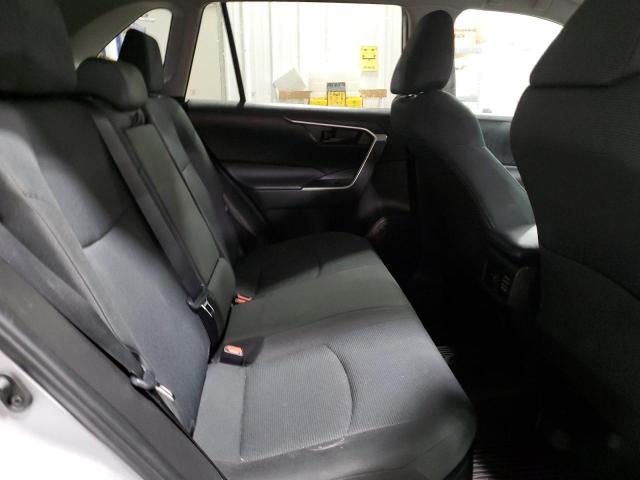 Toyota RAV4 Le Image 7