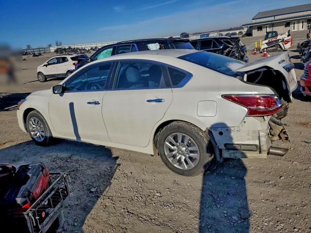 Nissan Altima 2.5 Image 2