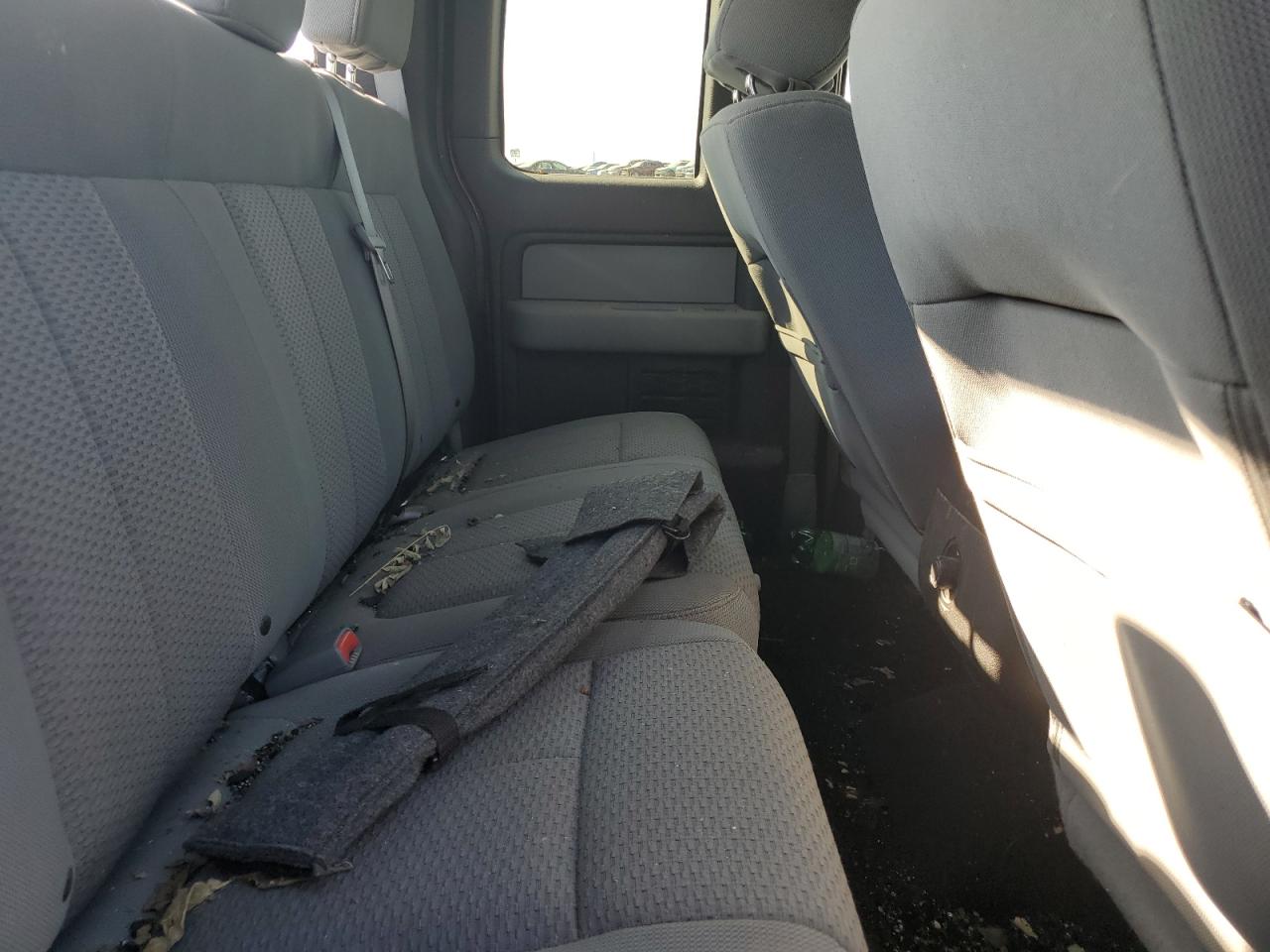 Ford F-150 Super Cab Image 8