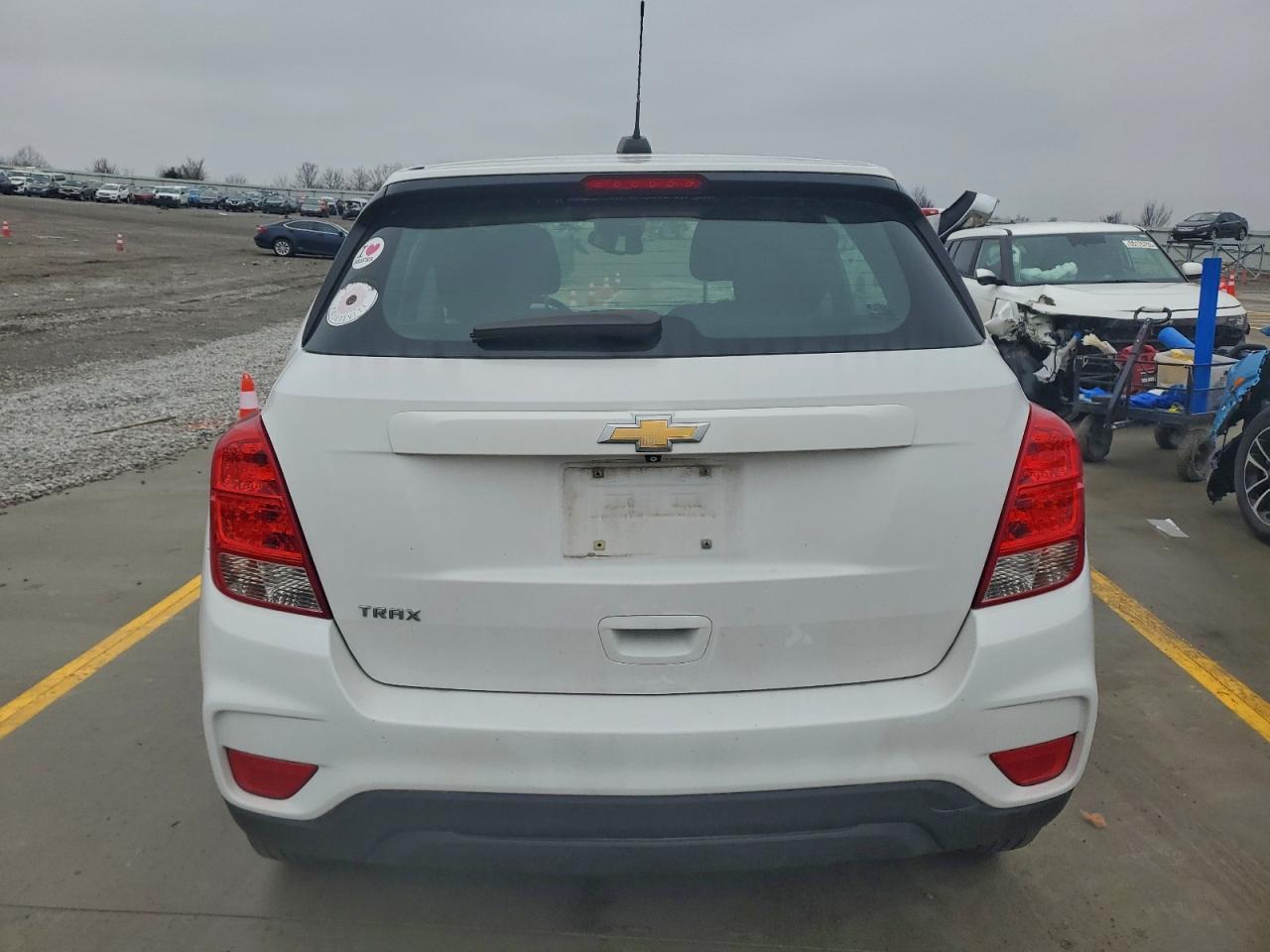 Chevrolet Trax Ls Image 12