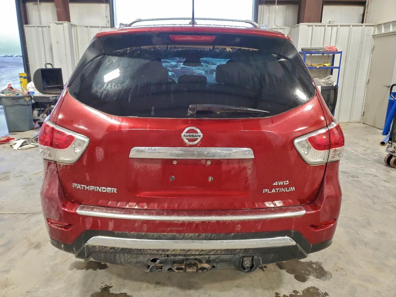 Nissan Pathfinder S Image 2