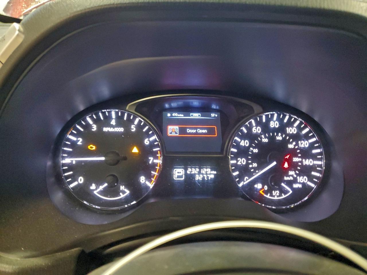 Nissan Pathfinder S Image 10