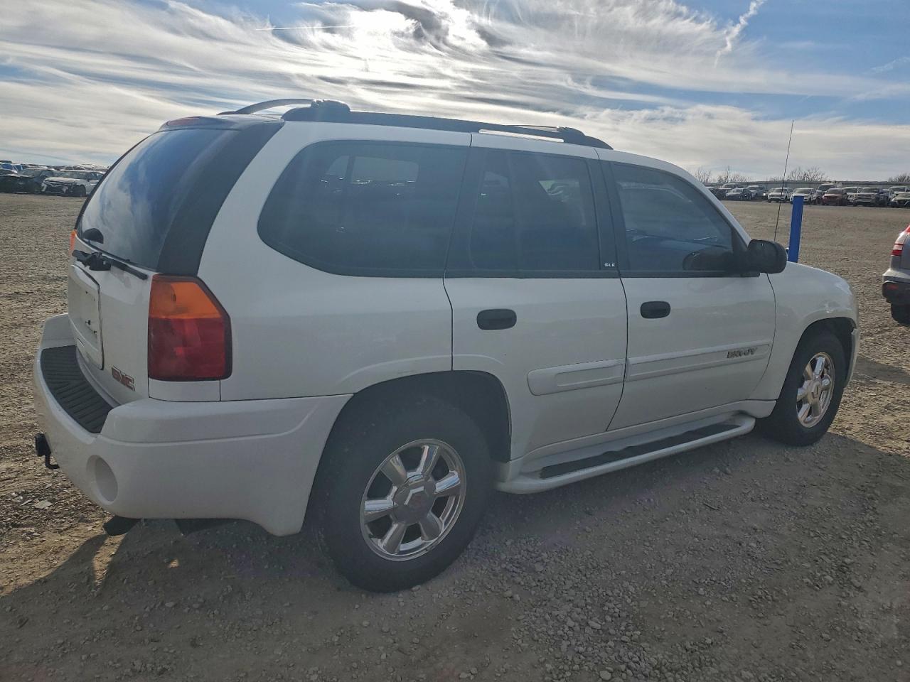 GMC Envoy Image 2