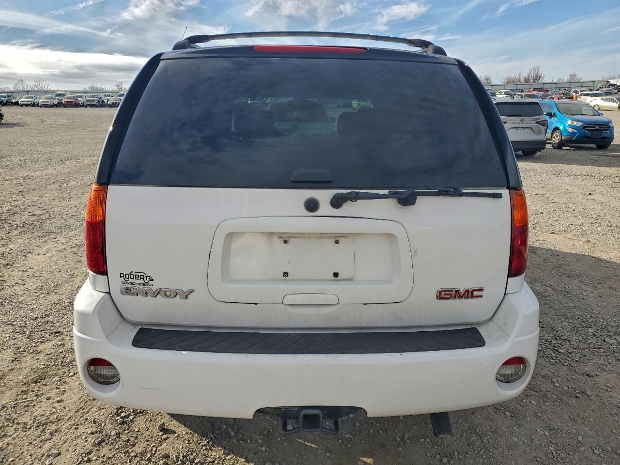 GMC Envoy Image 5