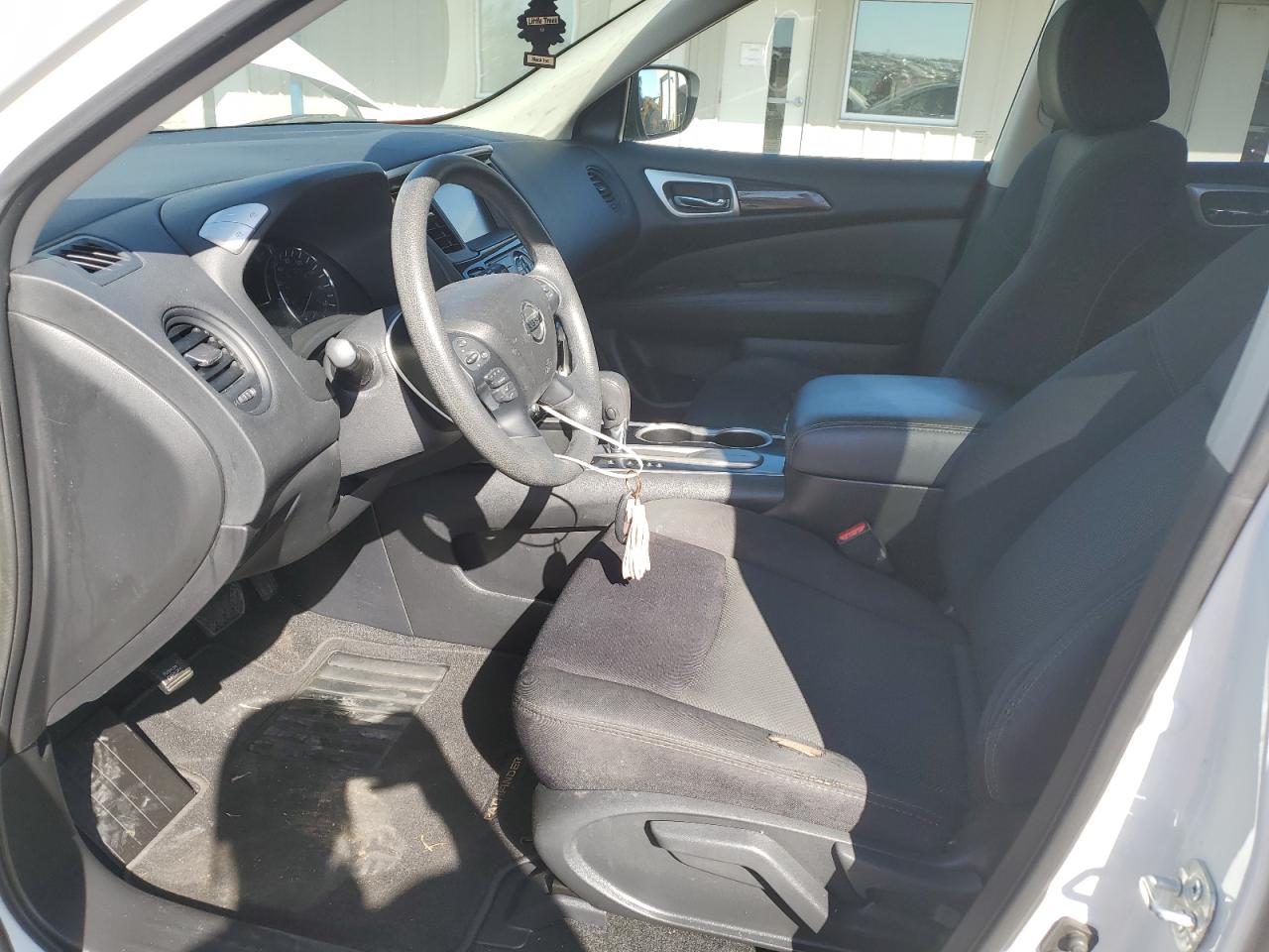 Nissan Pathfinder S Image 3