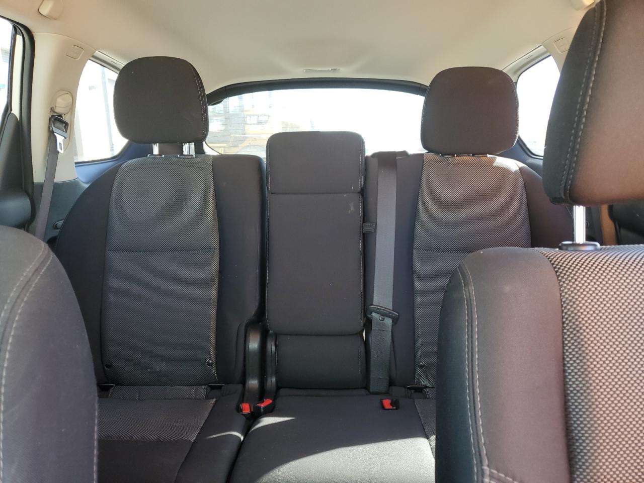 Nissan Pathfinder S Image 6