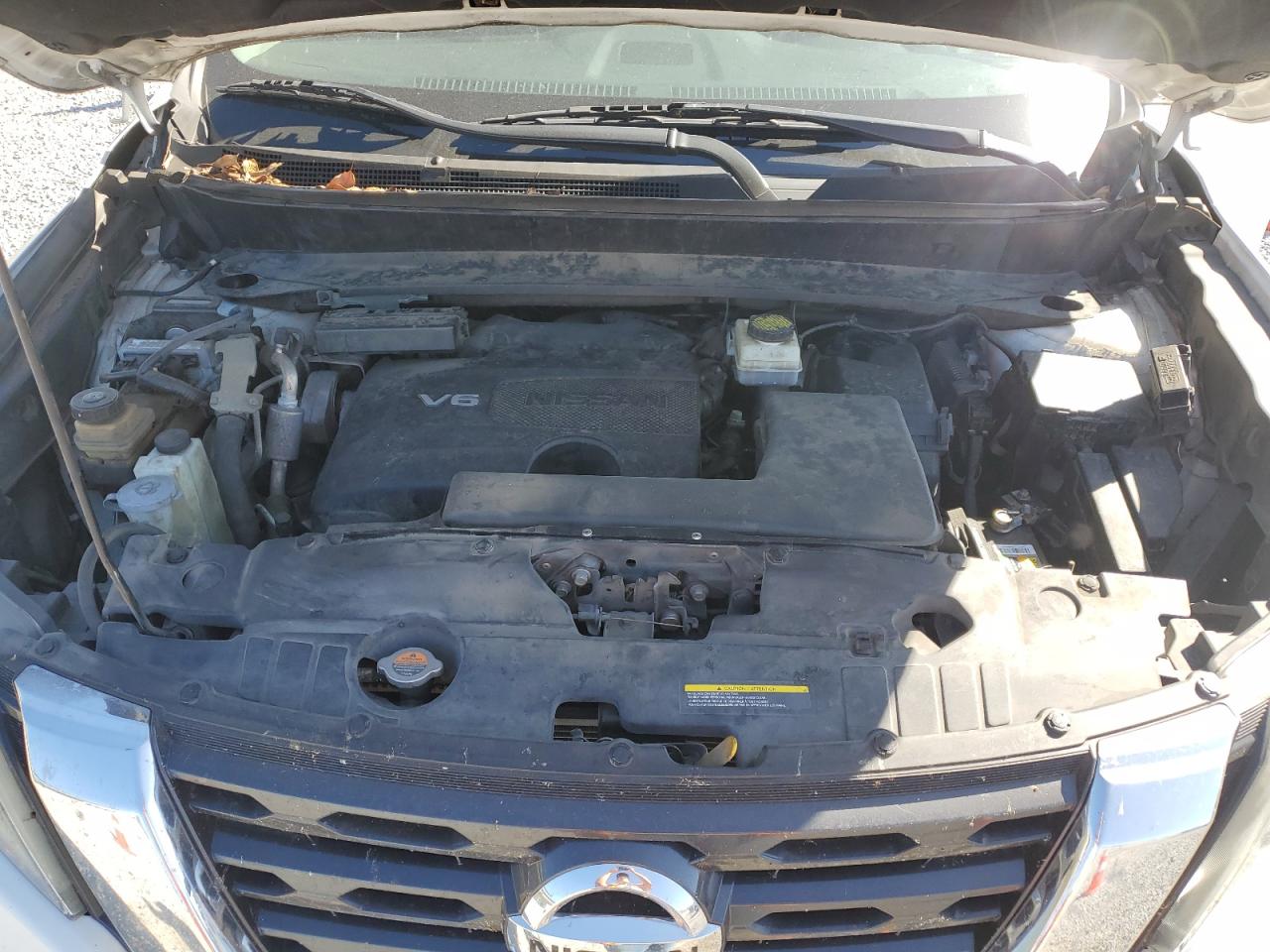 Nissan Pathfinder S Image 8