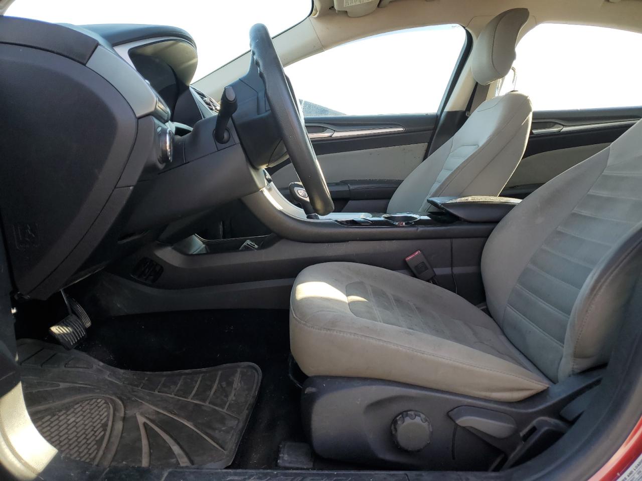 Ford Fusion S Image 7