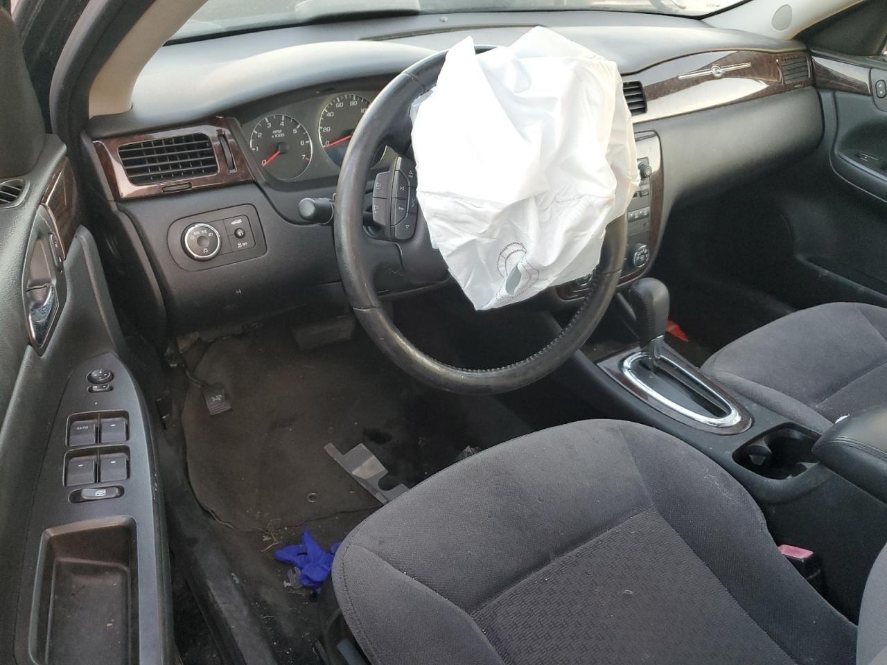 Chevrolet Impala Lt Image 8