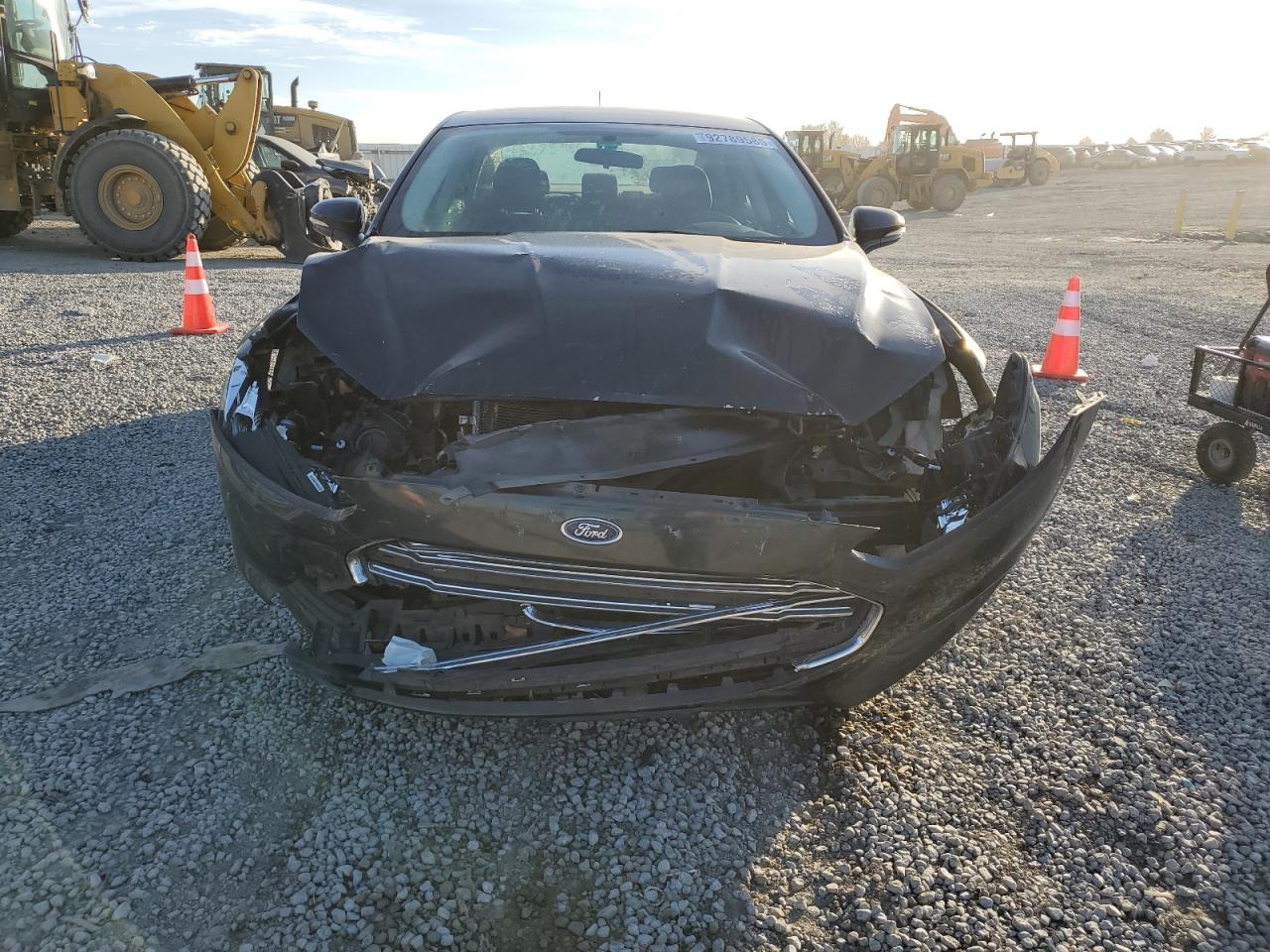 Ford Fusion Se Image 6