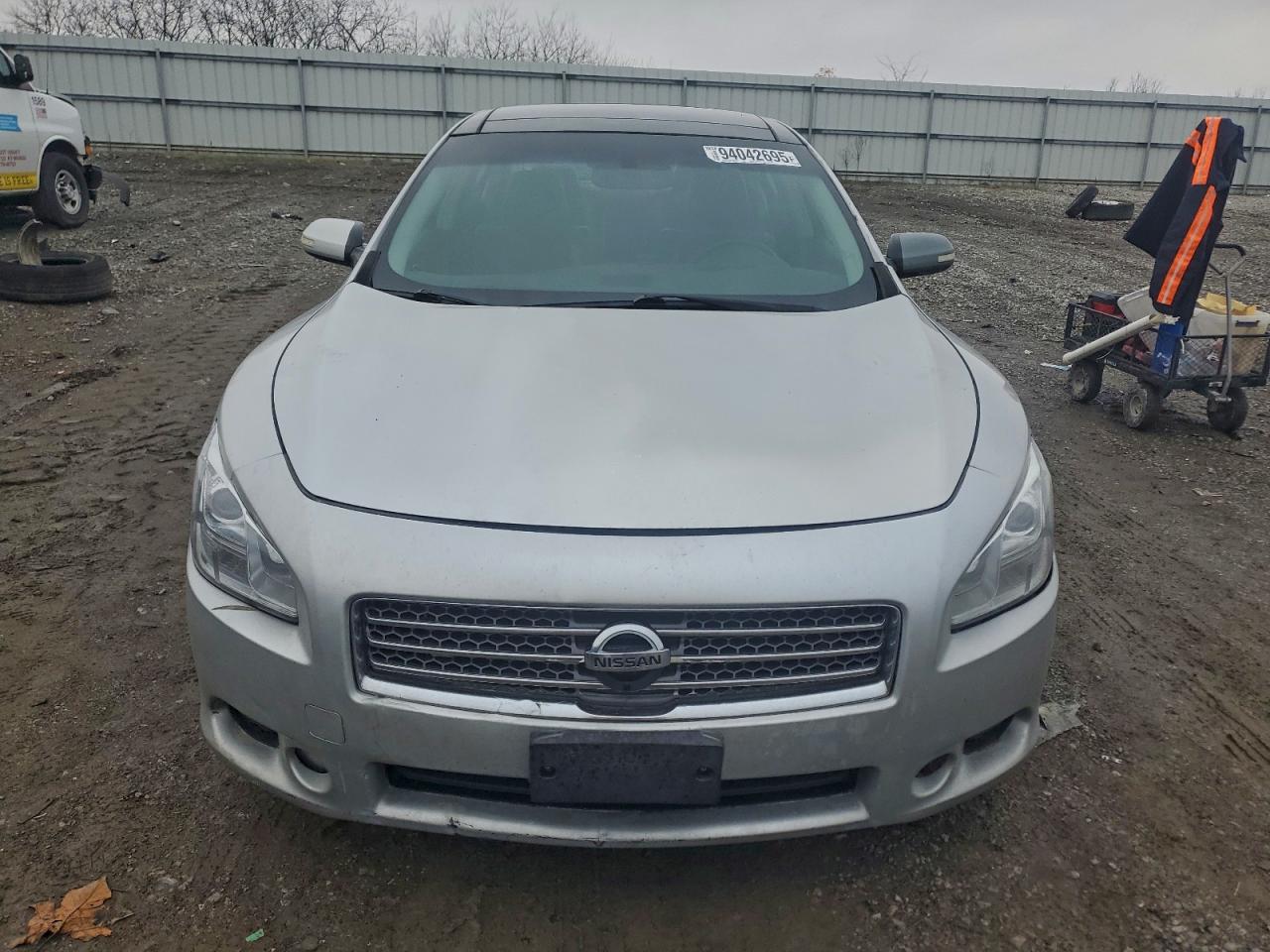 Nissan Maxima S Image 11