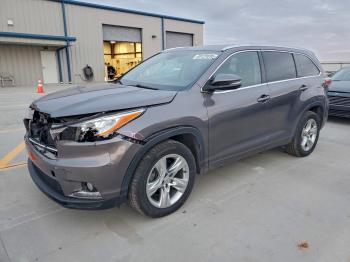  Salvage Toyota Highlander