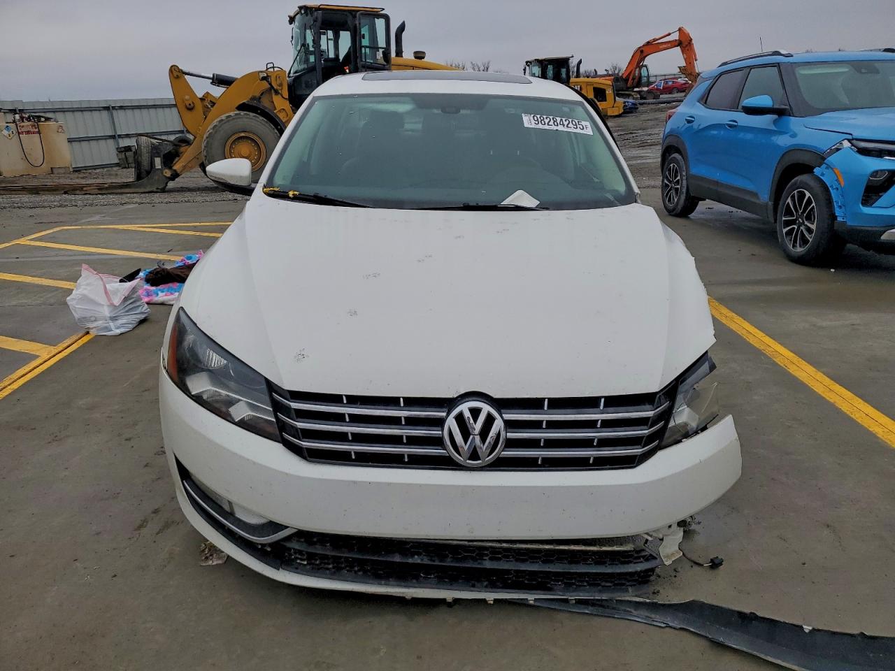 Volkswagen Passat Sel Image 9