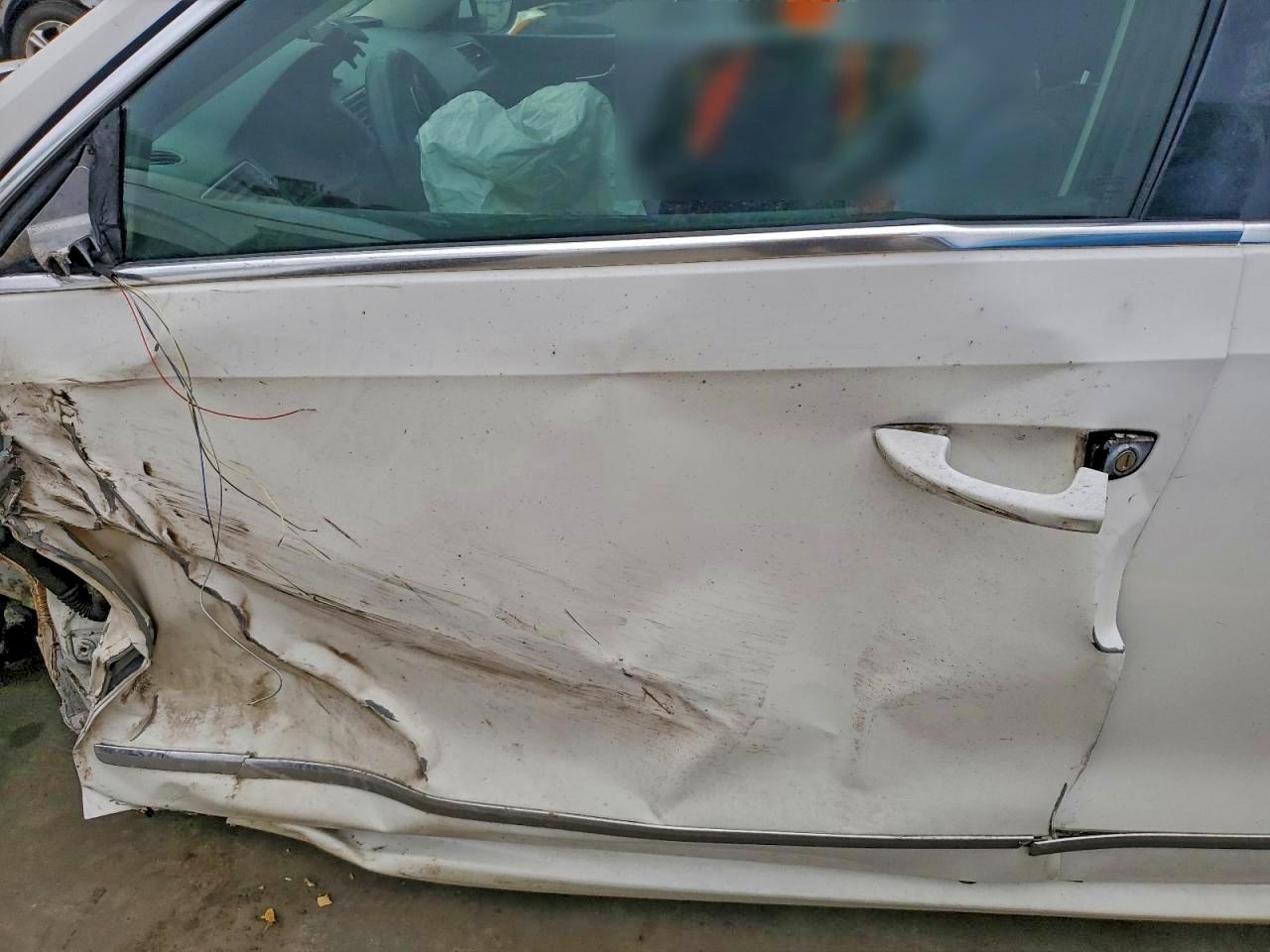 Volkswagen Passat Sel Image 2